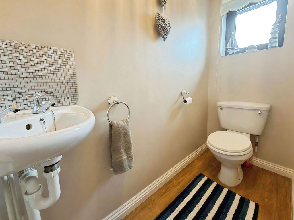 Property photo 3 of 35