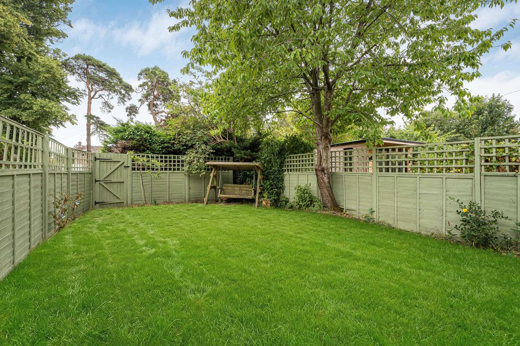 Property photo 2 of 32