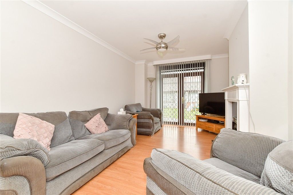 Property photo 1 of 12 Lounge/Diner