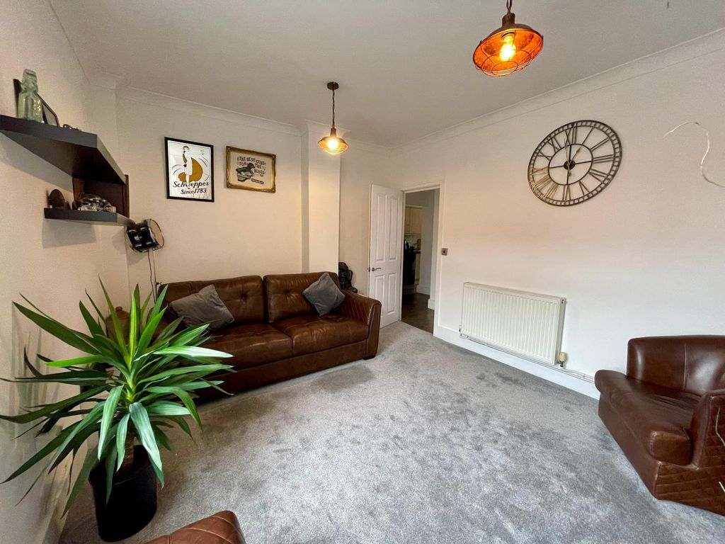 Property photo 1 of 22 16Bb7080-0016-44E8-Ae22-4B25Af87713E