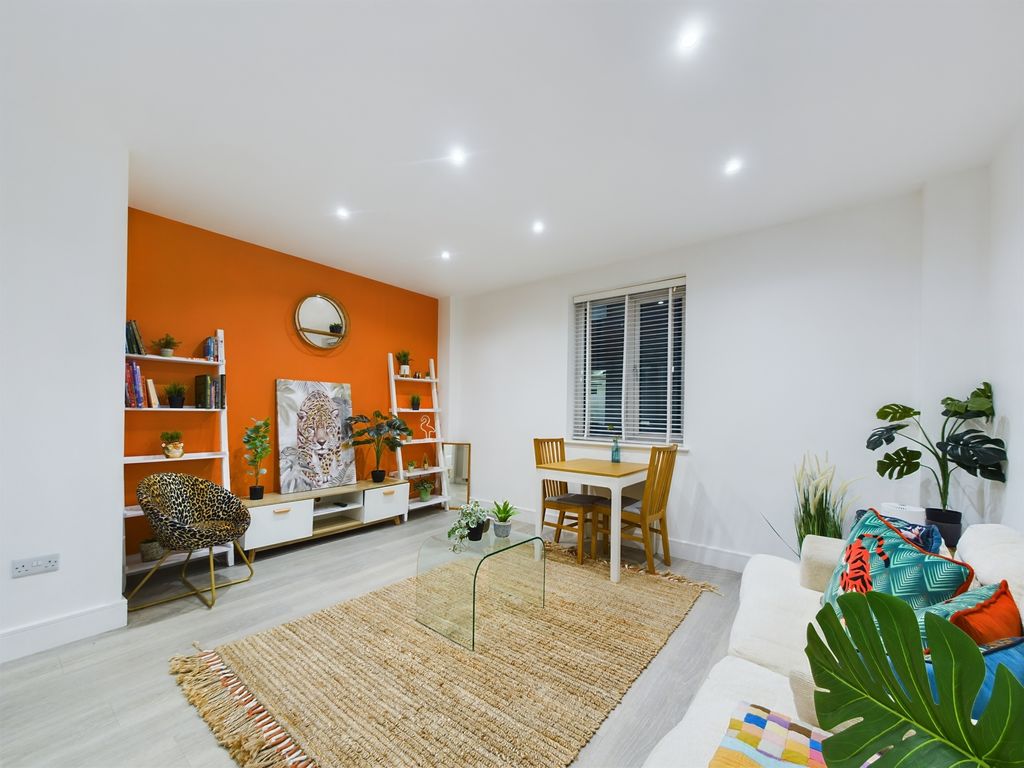 Property photo 2 of 8