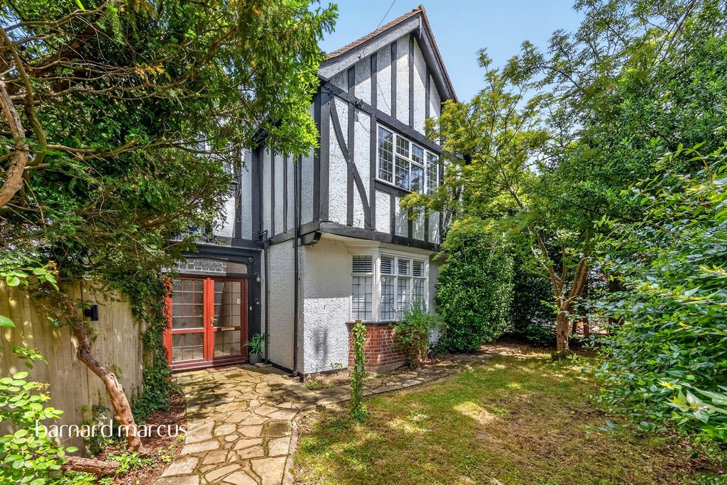 Property photo 1 of 30