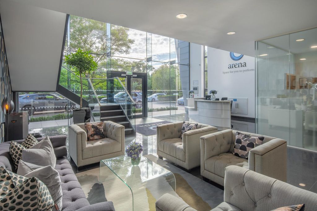 Property photo 2 of 6 Business Lounge