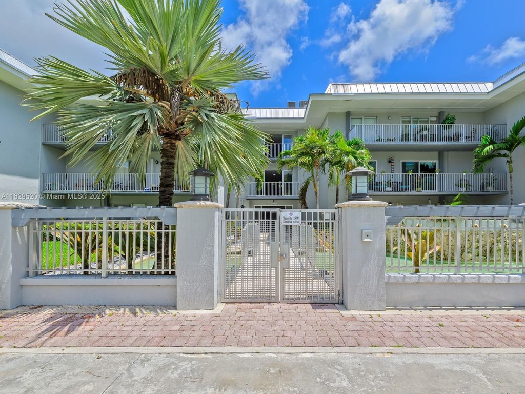 Property photo 3 of 43 <Alttext/>