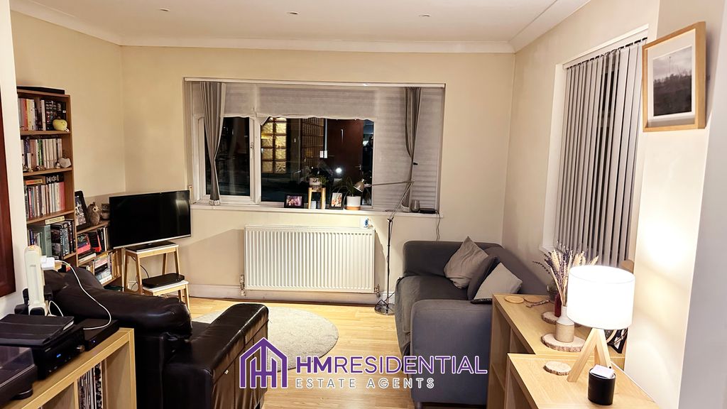 Property photo 1 of 6 3 Bedroom Flat For Rent On Heaton Place, Heaton, Newcastle Upon Tyne, Ne6 1Xf Available From 06/12/2026 £1095.00