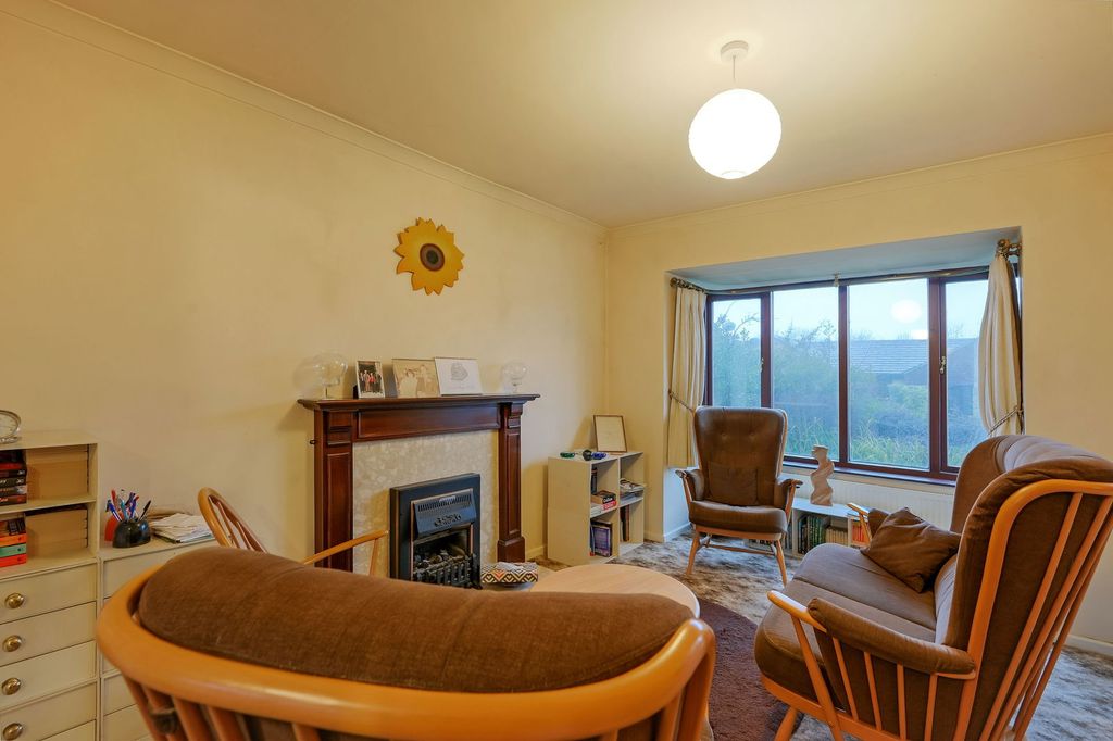 Property photo 2 of 23