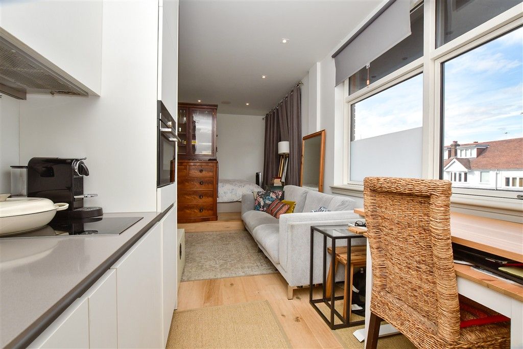 Property photo 2 of 13 Kitchen / Studio