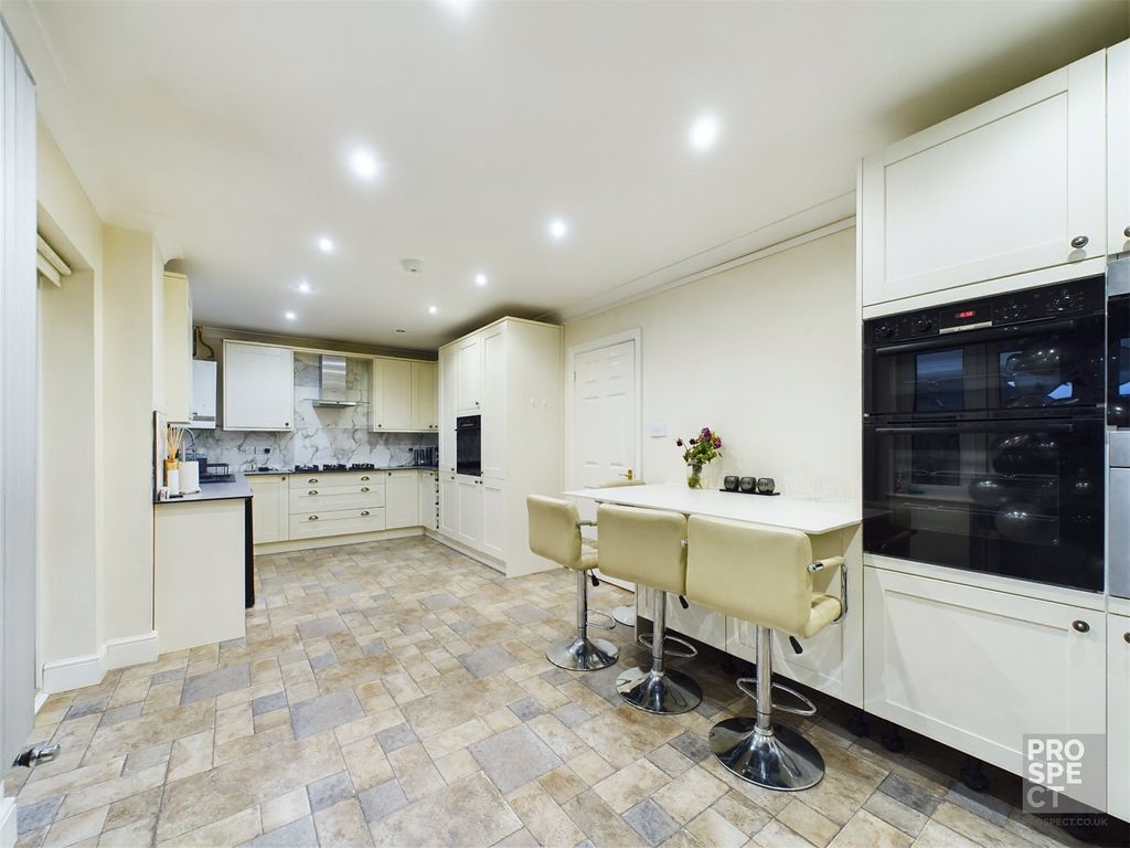 Property photo 2 of 13 Picture No. 10