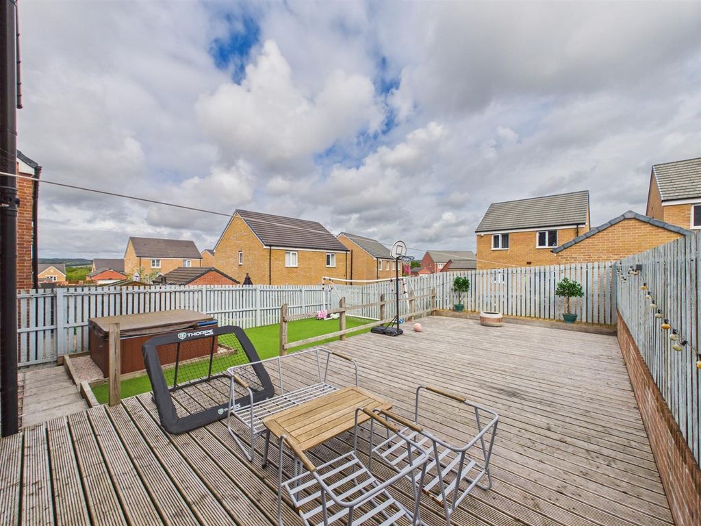 Property photo 2 of 17 Cam04045G0-Pr0128-Still016.Jpg