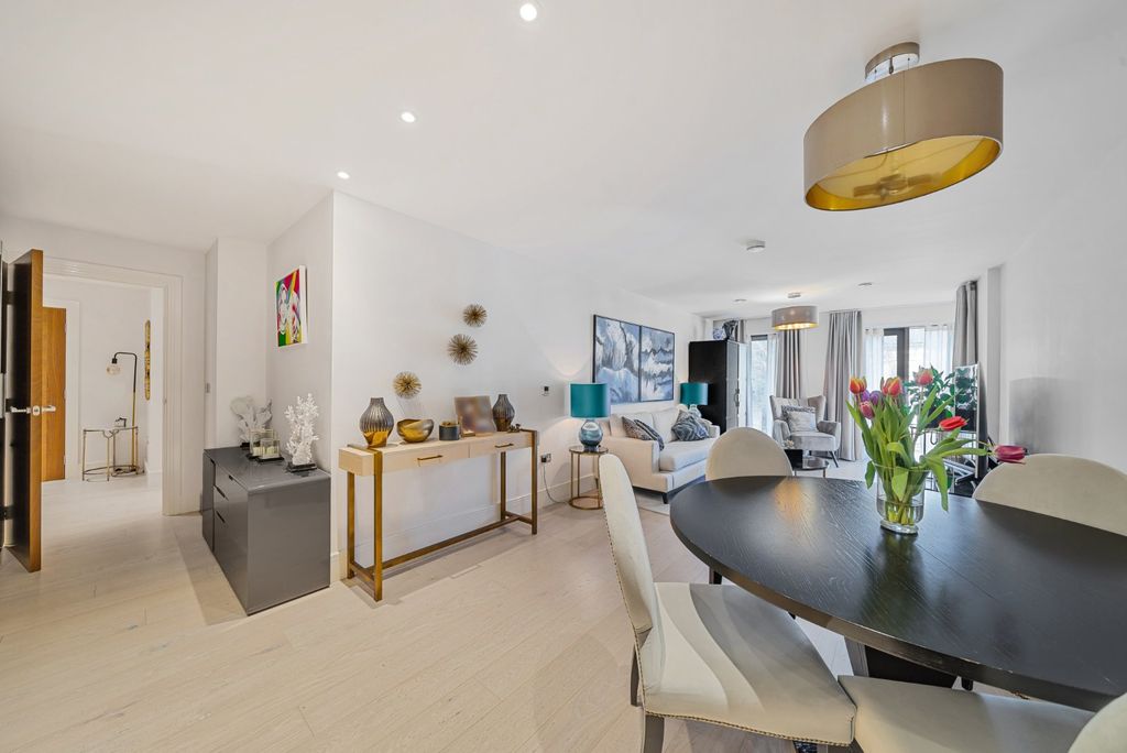 Property photo 1 of 20 Picture No. 16