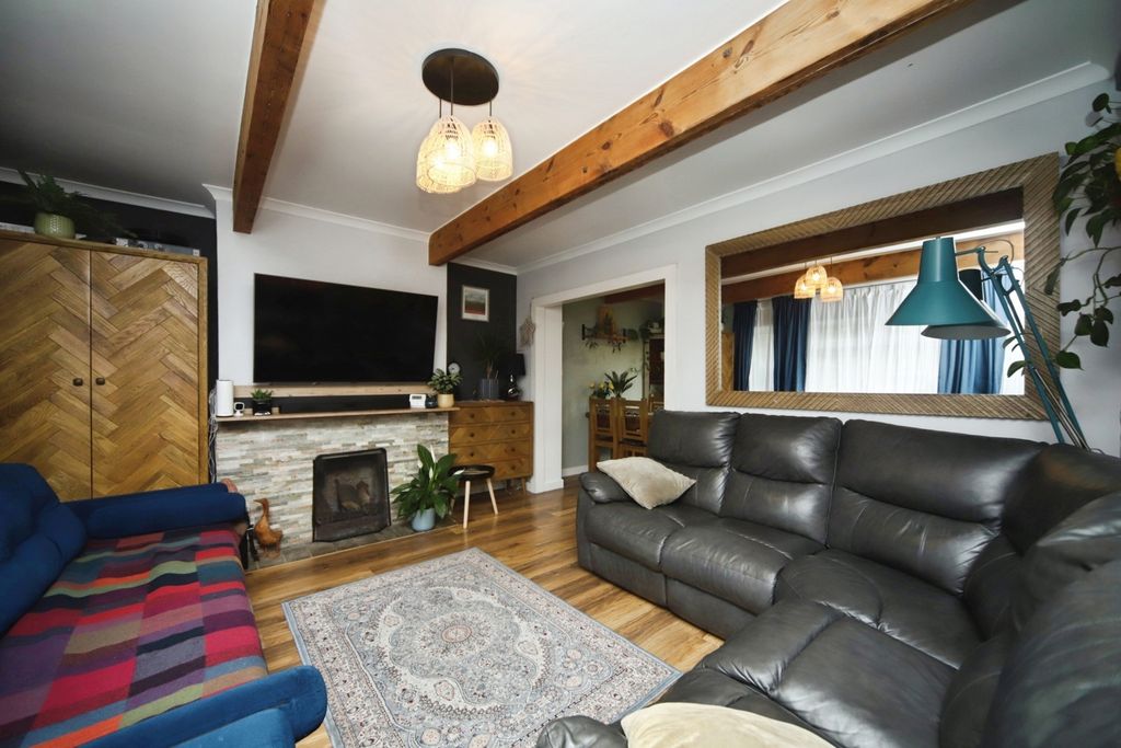 Property photo 2 of 17 Photo