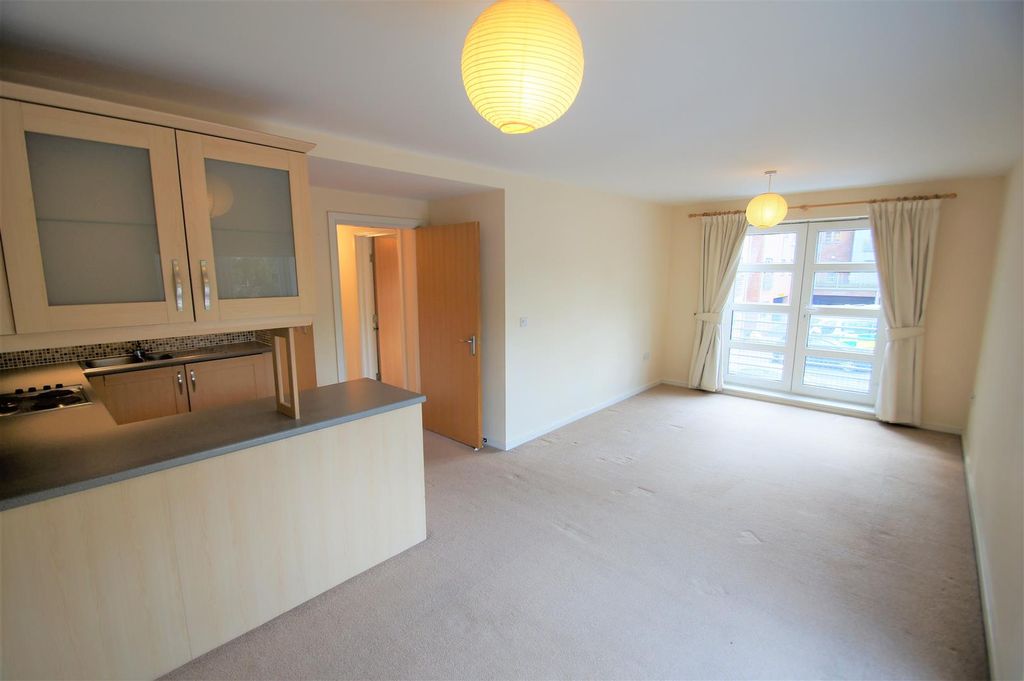 Property photo 2 of 25