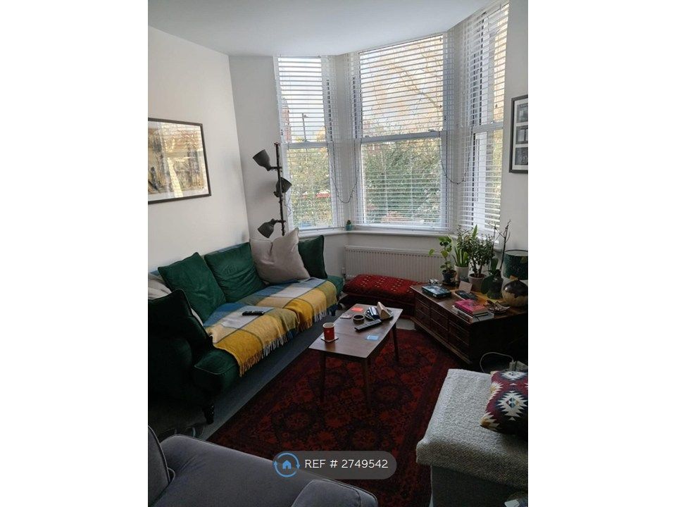 Property photo 2 of 13 Lounge