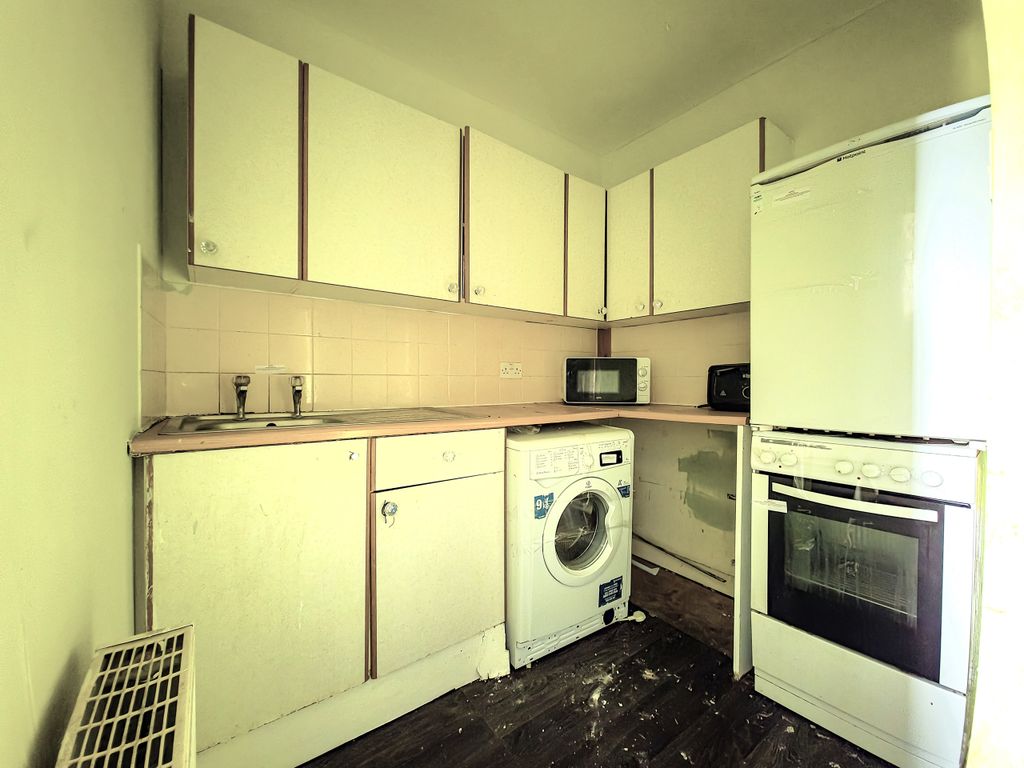 Property photo 3 of 4 3 New