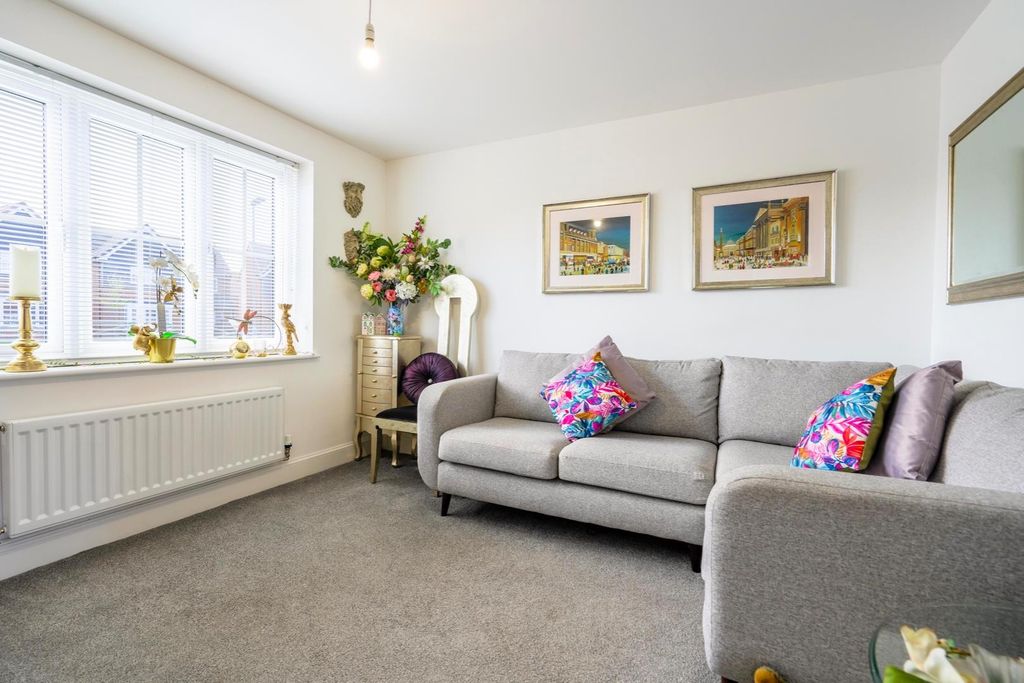 Property photo 2 of 12 Living Room