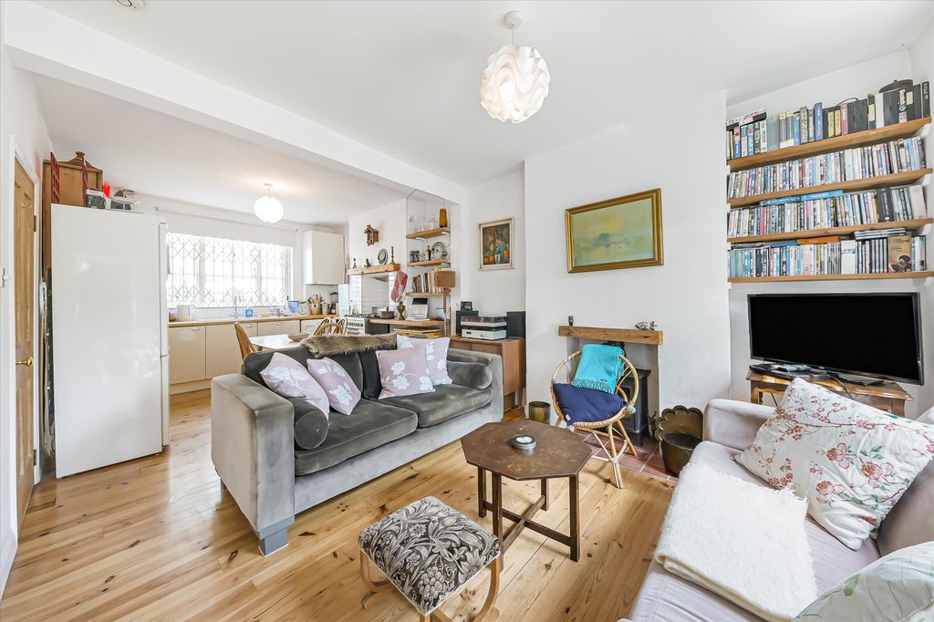 Property photo 1 of 18 Image