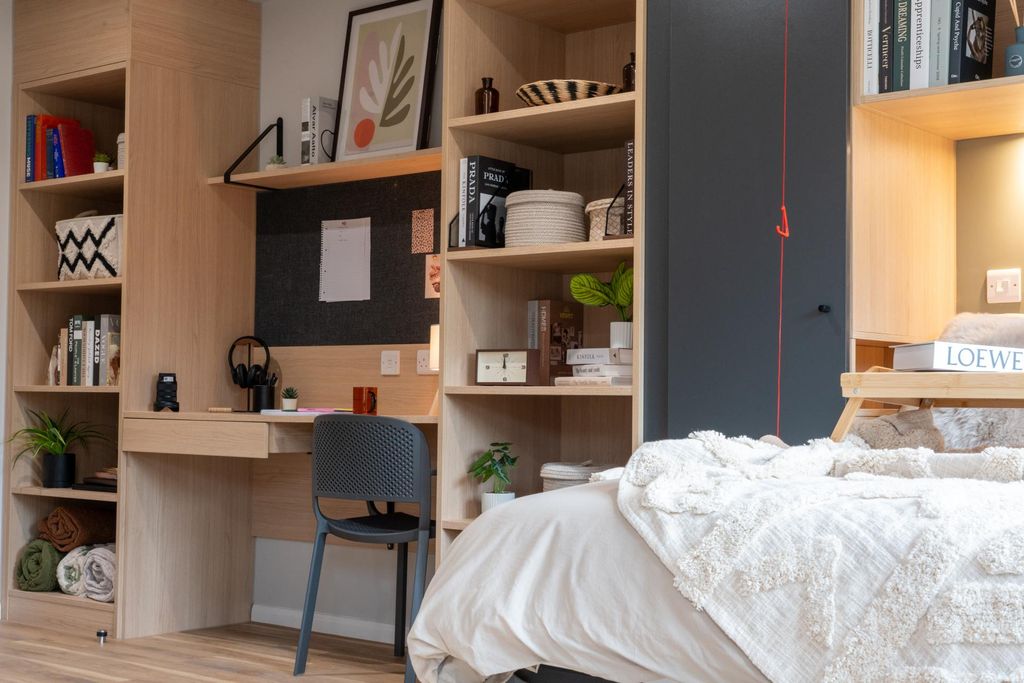 Property photo 2 of 20 Accessible Studio Desk