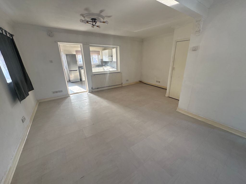 Property photo 1 of 8 Img_7109