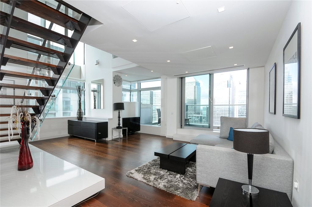 Property photo 1 of 10 Reception Room