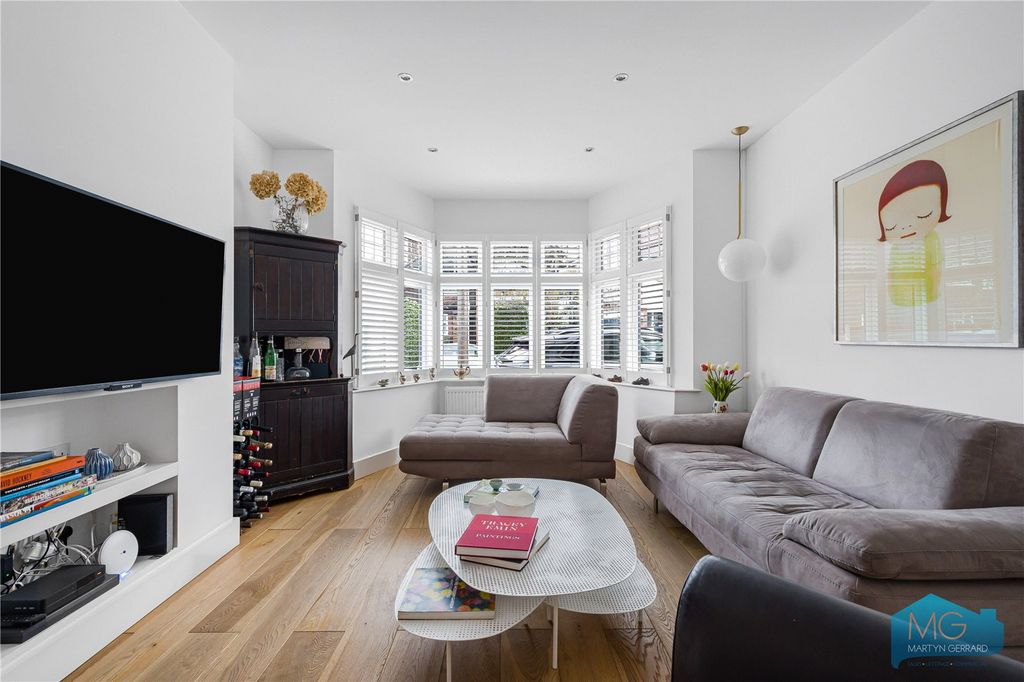 Property photo 2 of 37 Picture No. 08