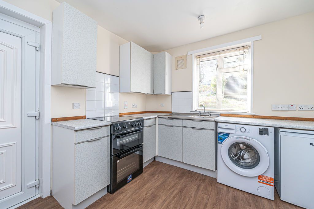 Property photo 2 of 17 Kitchen