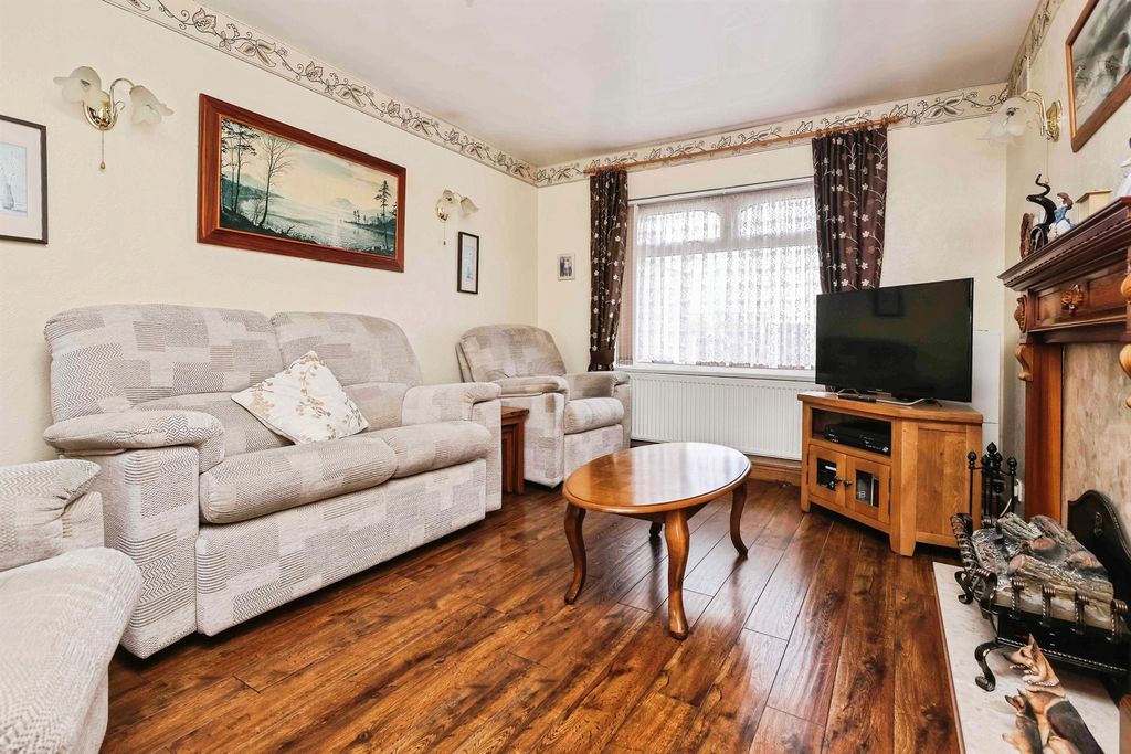 Property photo 2 of 16