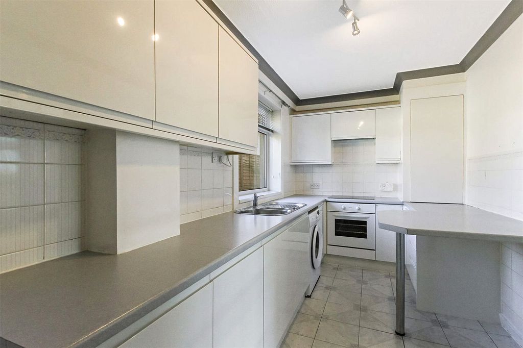 Property photo 2 of 23 Picture No. 10