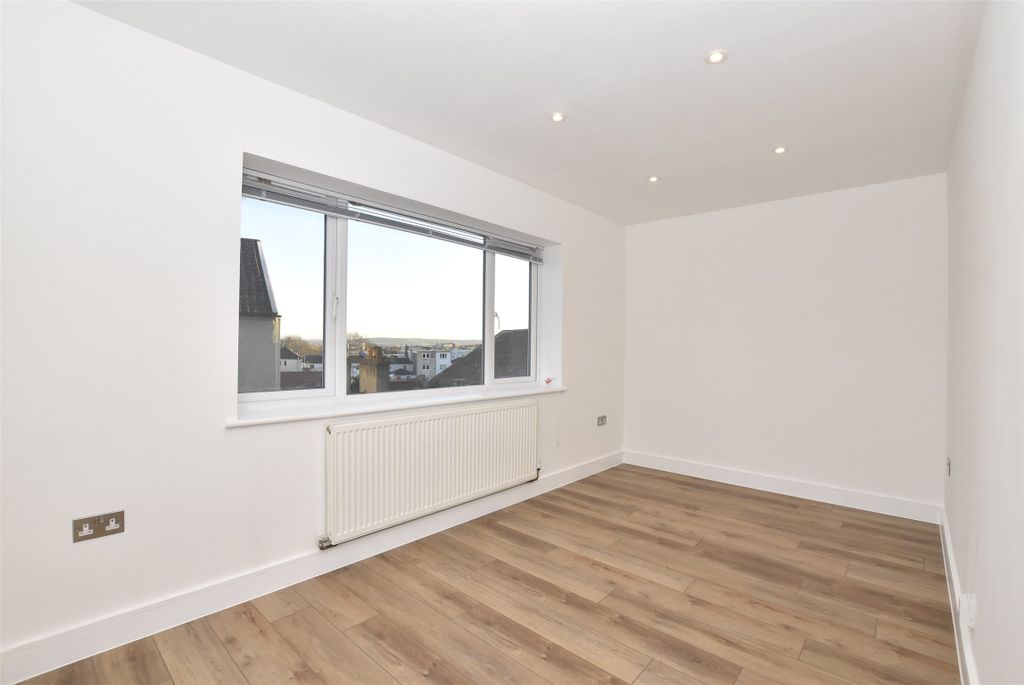 Property photo 3 of 9 Living Room