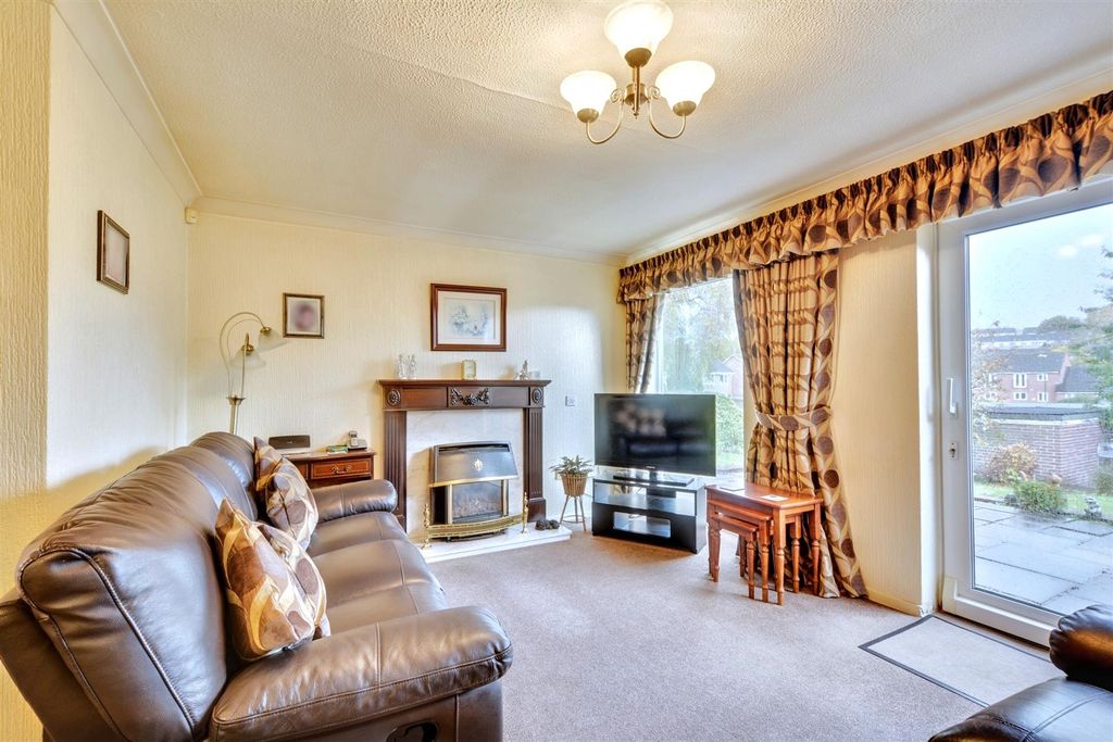 Property photo 2 of 18 Lounge (2).Jpeg