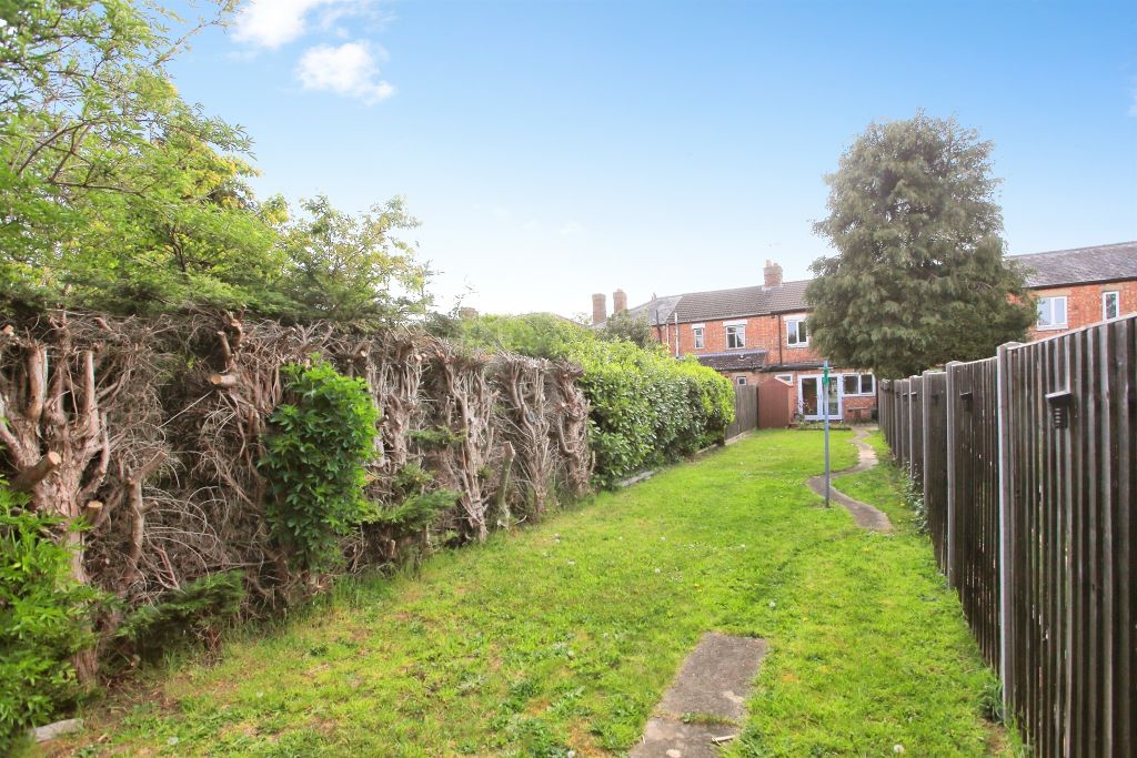 Property photo 3 of 25 Outside