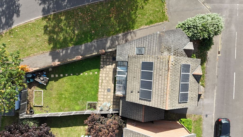 Property photo 2 of 19
