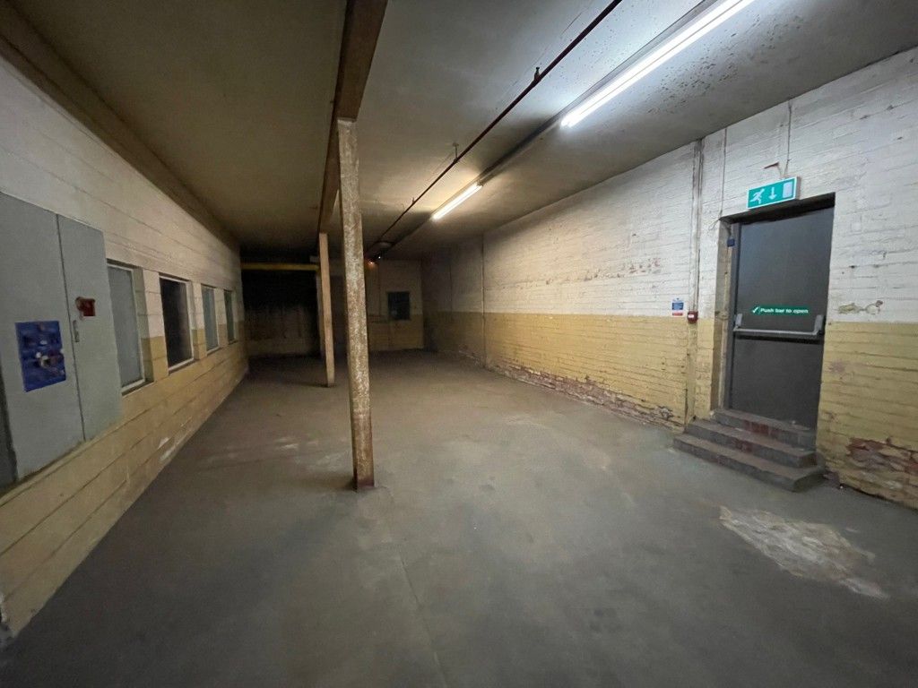 Property photo 3 of 10 Interior