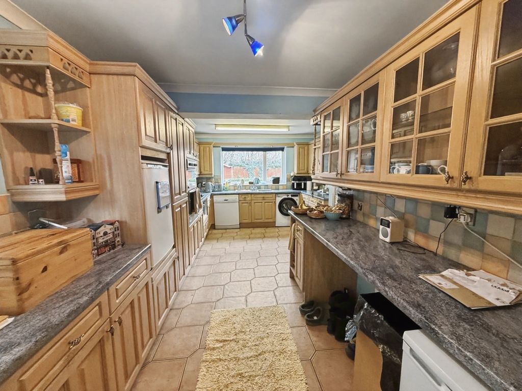 Property photo 2 of 27 4854785