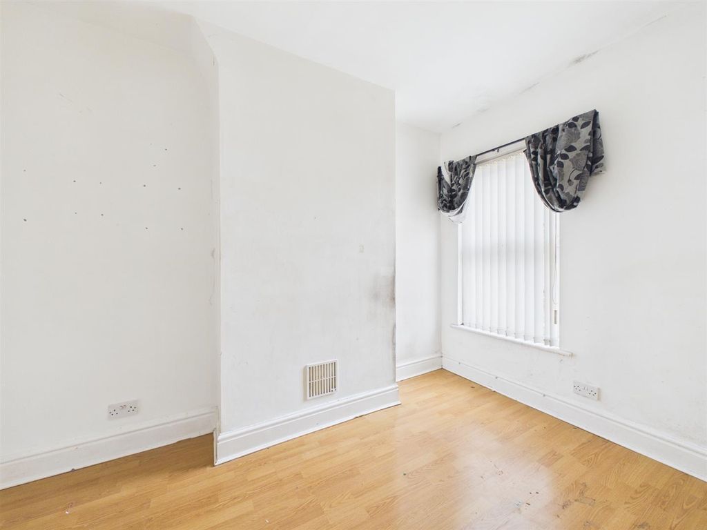 Property photo 3 of 26 Cam03844G0-Pr0444-Still002.Jpg