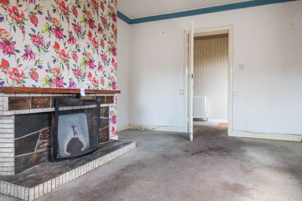 Property photo 2 of 16 Living Room