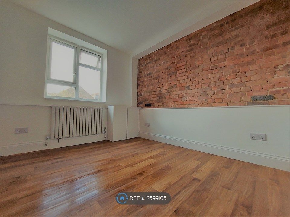 Property photo 1 of 10 Bedroom 2