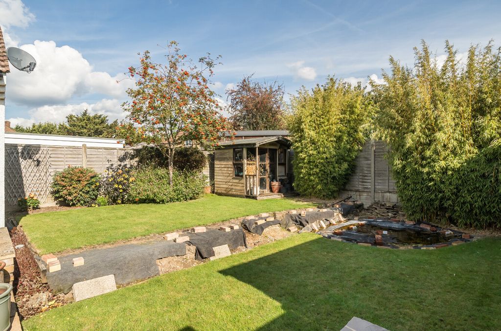 Property photo 3 of 16 1359942-16-68Da84...