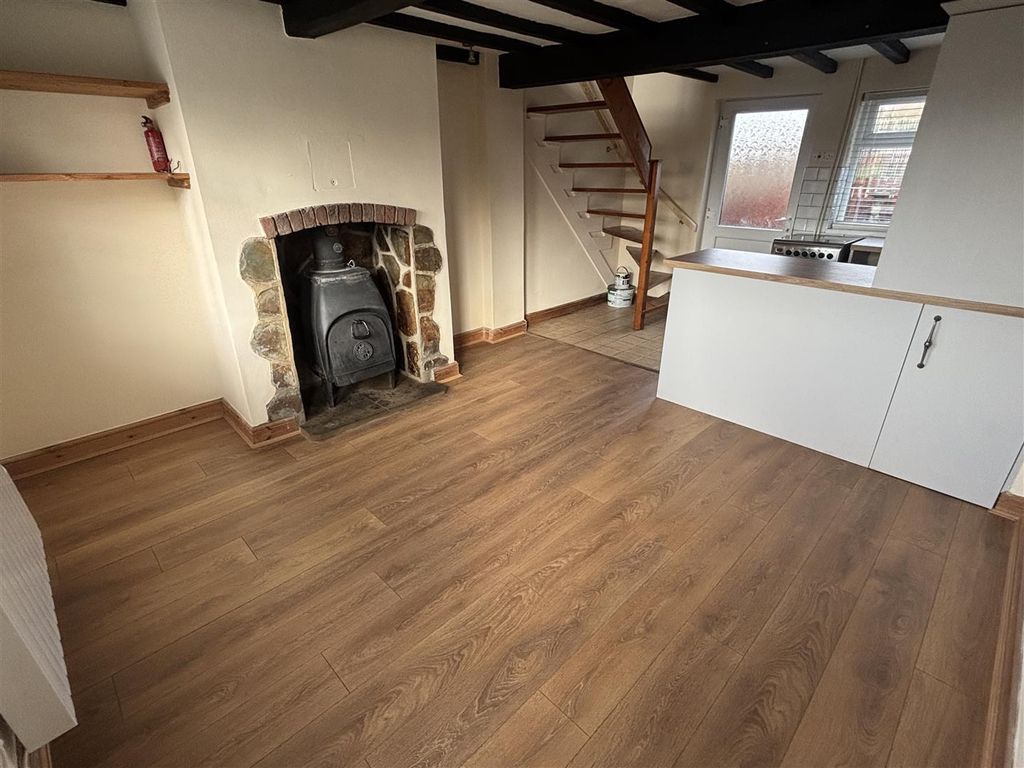 Property photo 2 of 8 Lounge