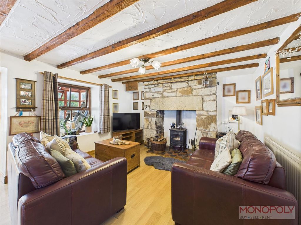 Property photo 3 of 37 Cam04439G0-Pr0054-Still013.Jpg