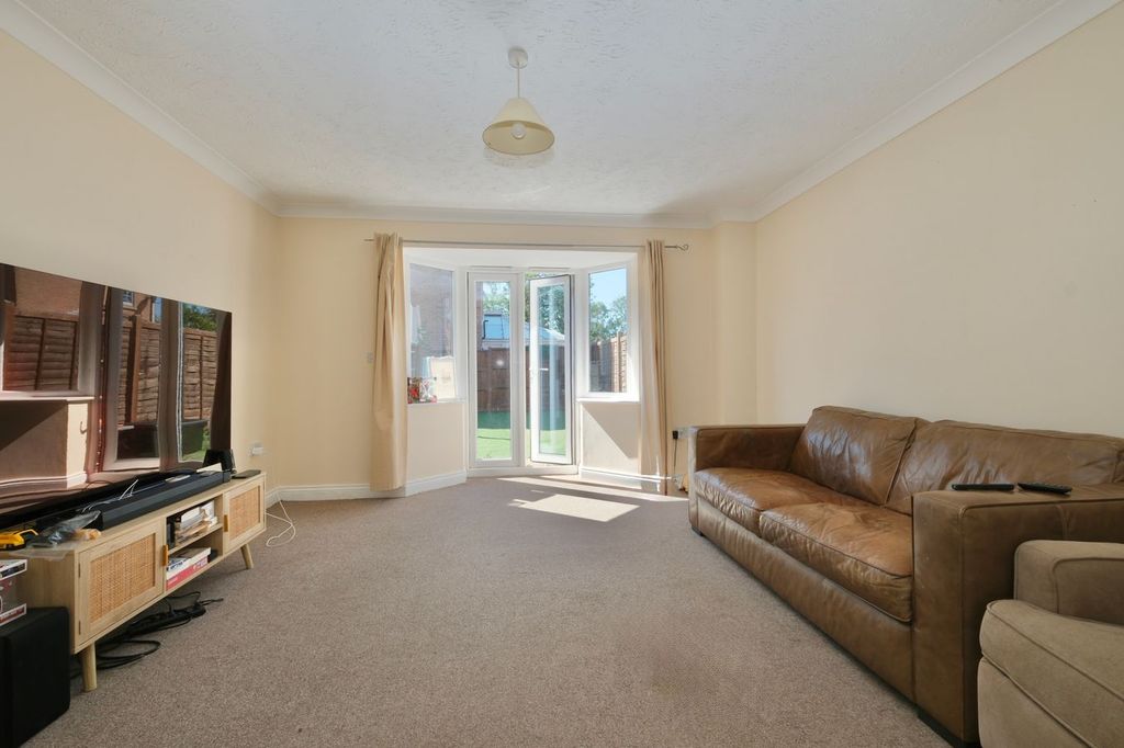 Property photo 2 of 11