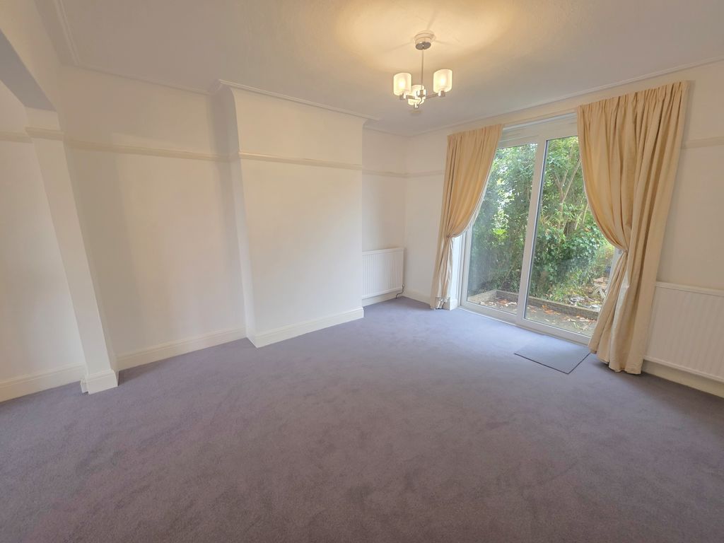 Property photo 3 of 11 Photo 4