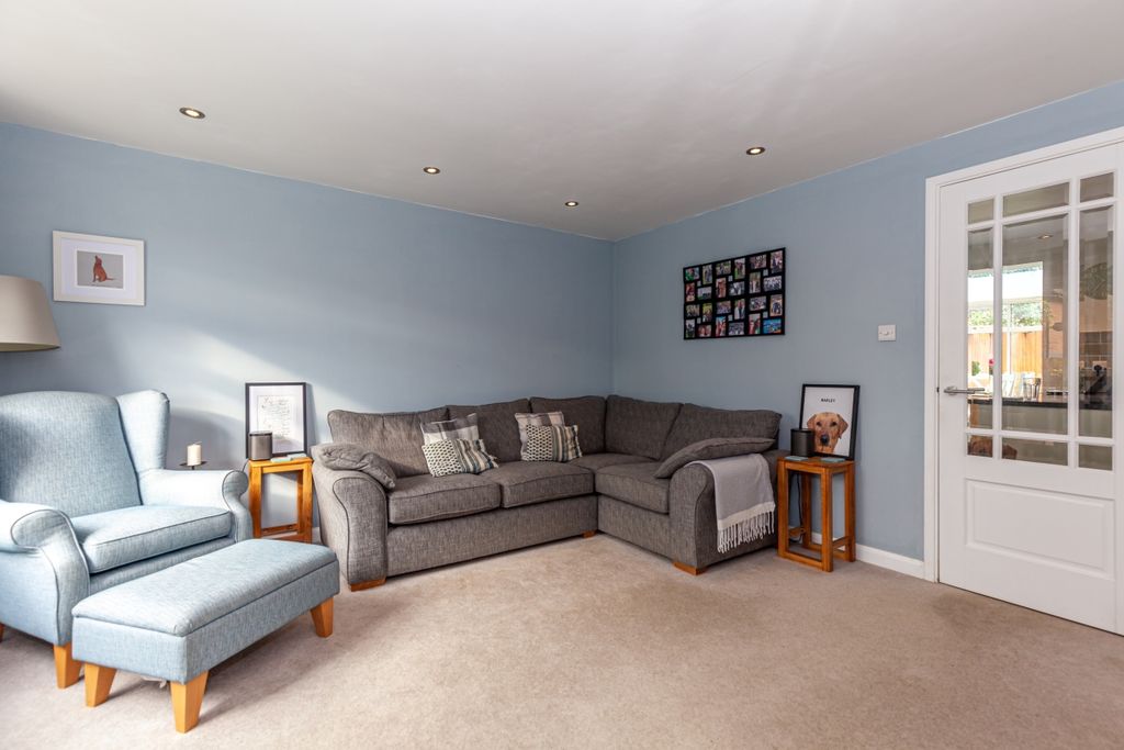 Property photo 2 of 9 175217