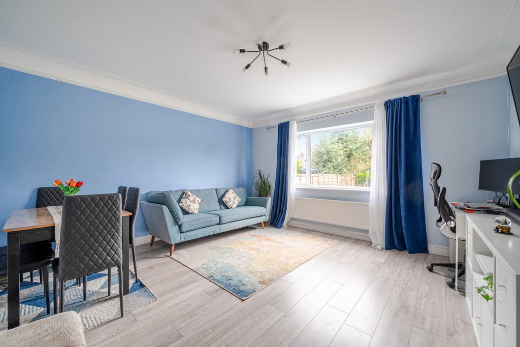 Property photo 2 of 19 1387706-3-69381E6...