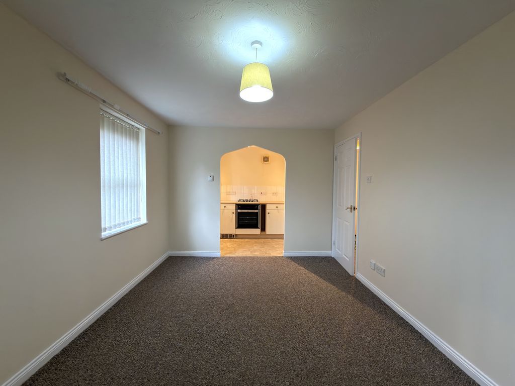Property photo 2 of 8 Lounge To Kitchen