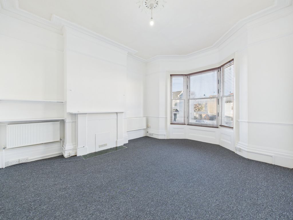 Property photo 2 of 8 Cam03519G0-Pr0438-Still003