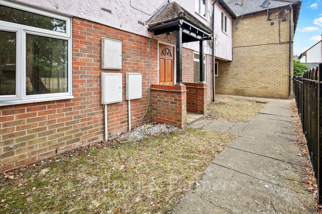 Property photo 1 of 9 Picture No. 15