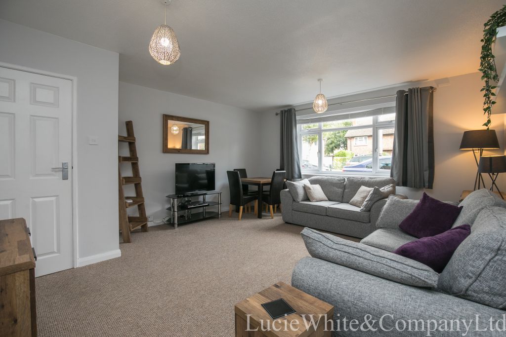 Property photo 3 of 10 Reception Room Alt Image