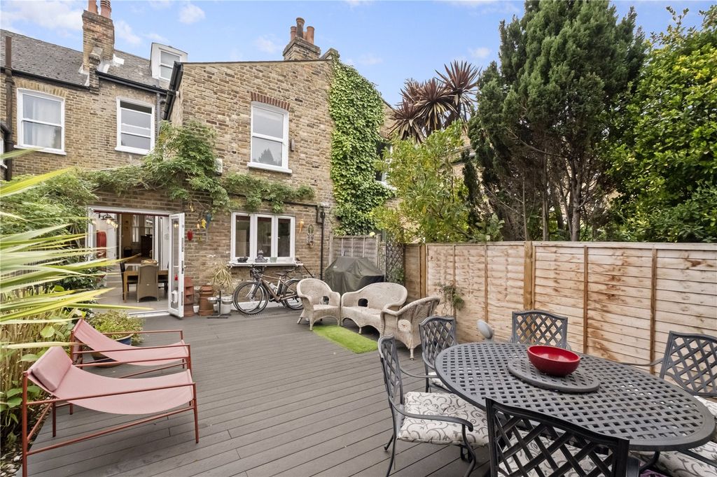 Property photo 2 of 12 Picture No. 18