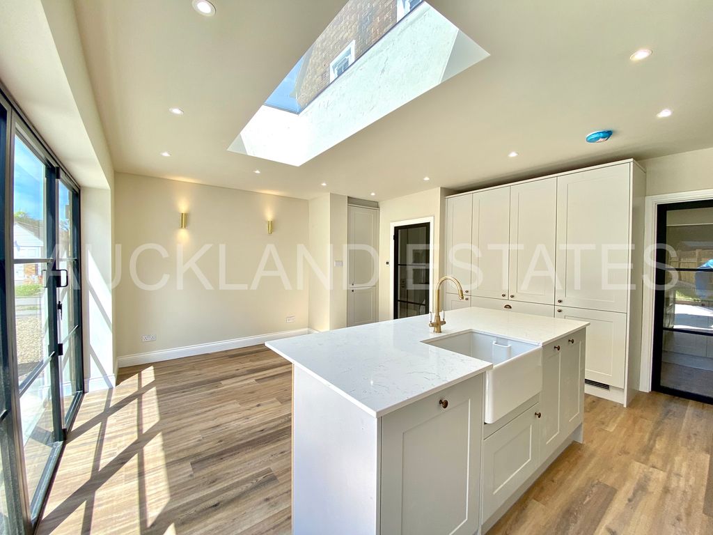 Property photo 3 of 32 Img_3115