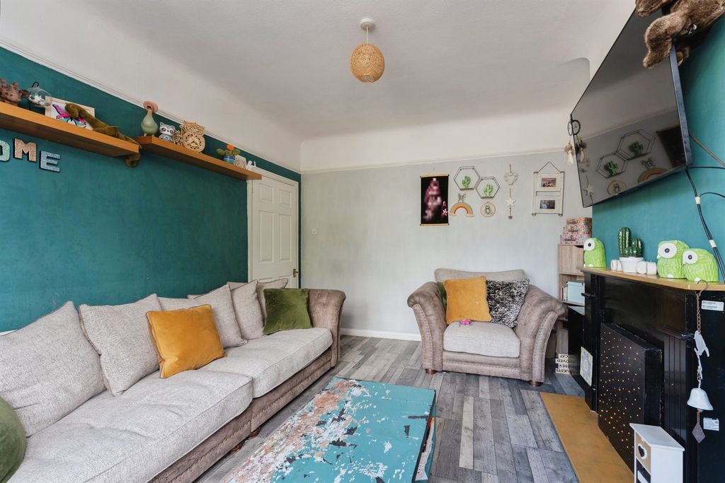 Property photo 2 of 19